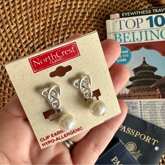 Clip Earrings Lot of 2 Pairs North Crest and Liz Claiborne New with Tags - Picture 3 of 5